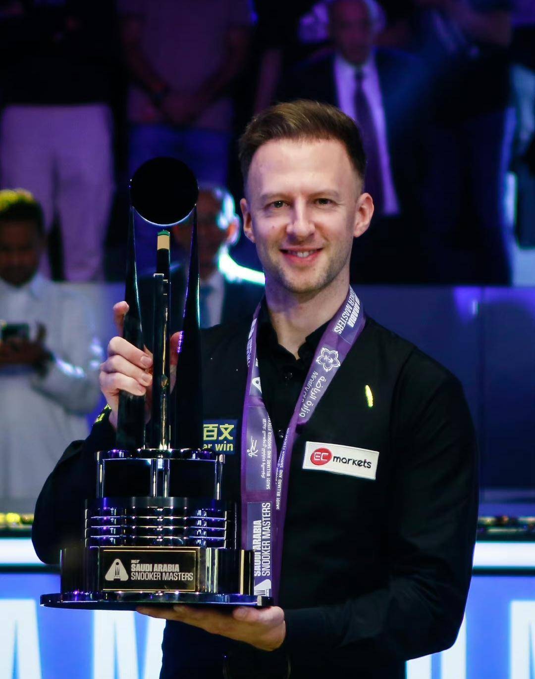 她也需要继 她也需要继