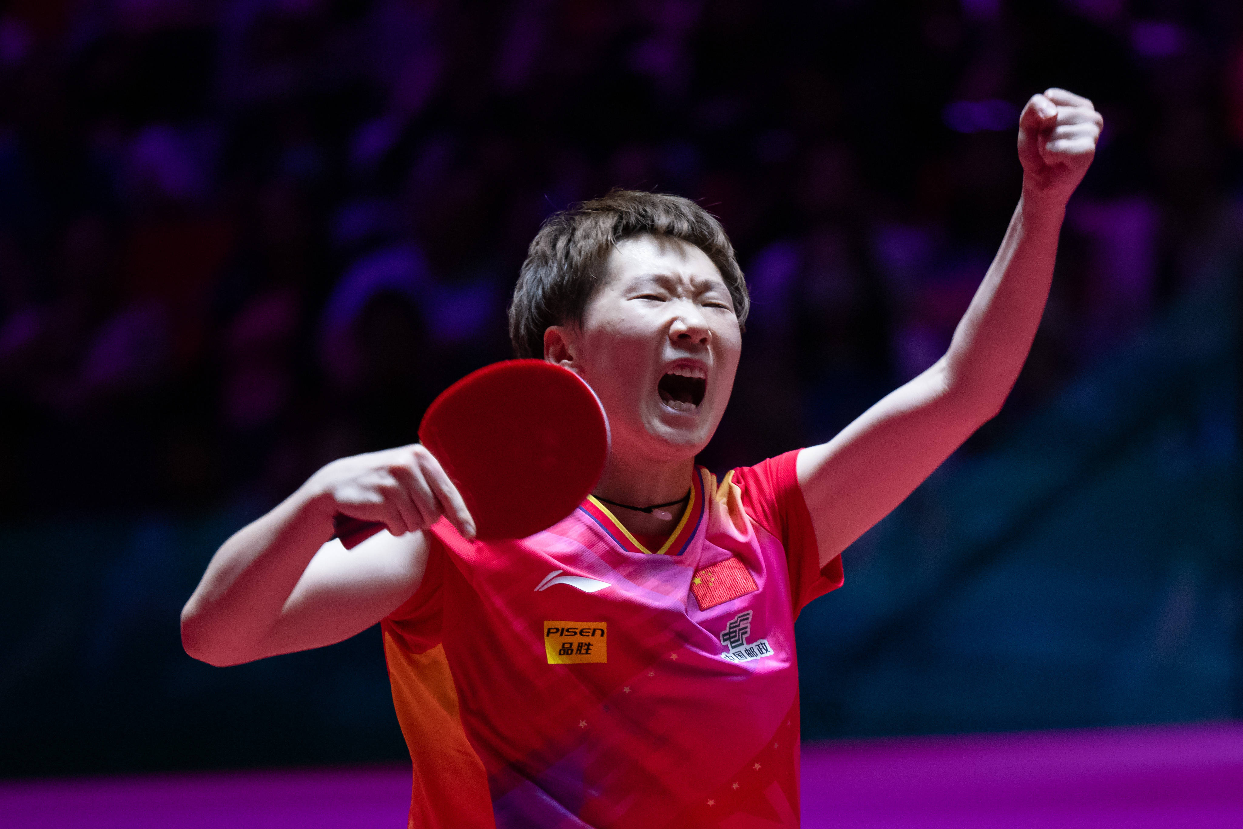 头球争顶以 头球争顶以