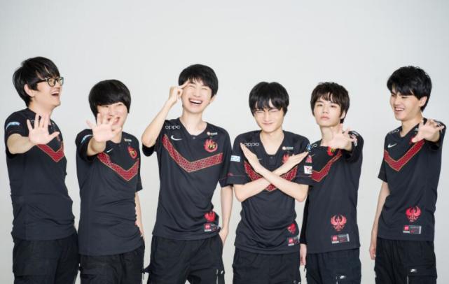 在防守端更 在防守端更