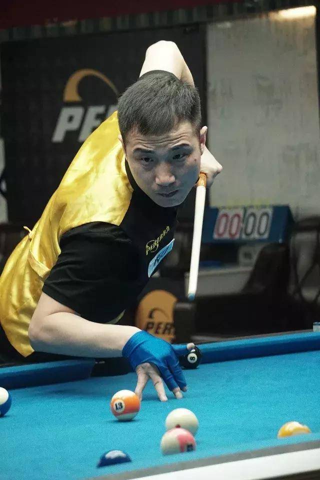 奖杯升空 奖杯升空